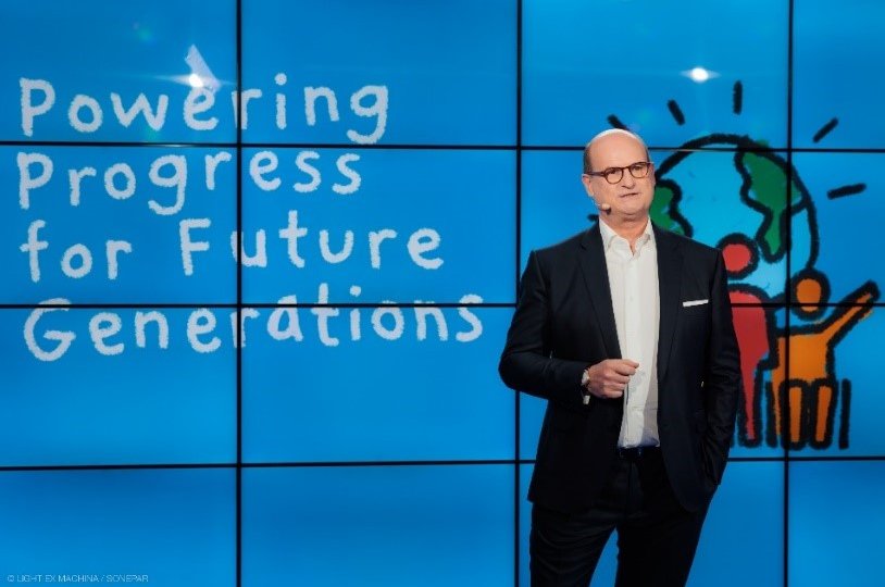 3204b759-fa50-73e5-9b3e-8f229c2f84cd